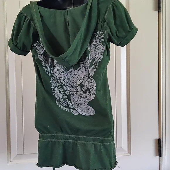 Short Sleeve Hoodie Size M - Picture 2 of 6